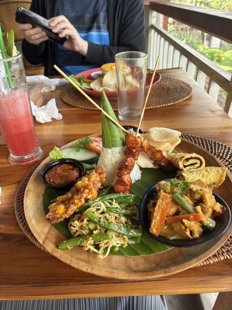 テラカガンの棚田カフェでランチ